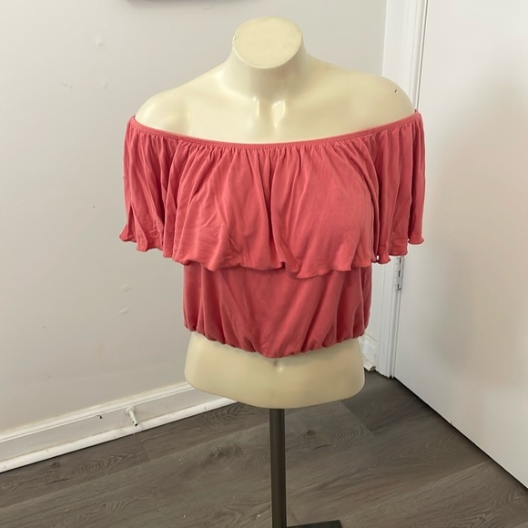 Forever 21 Tops - Forever 21 Off Shoulder Ruffle Crop Top